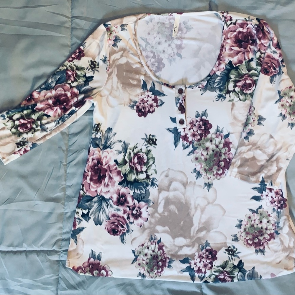 🌟🌟🌟 CELESTE FLORAL TOP (BOUTIQUE BRAND) 🌟🌟🌟
